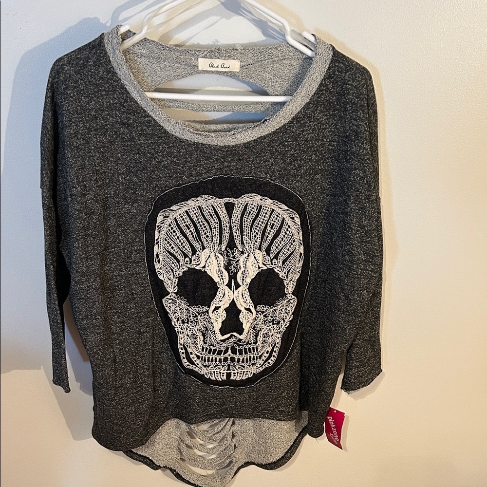 Black Bead Gray Skull Sweater